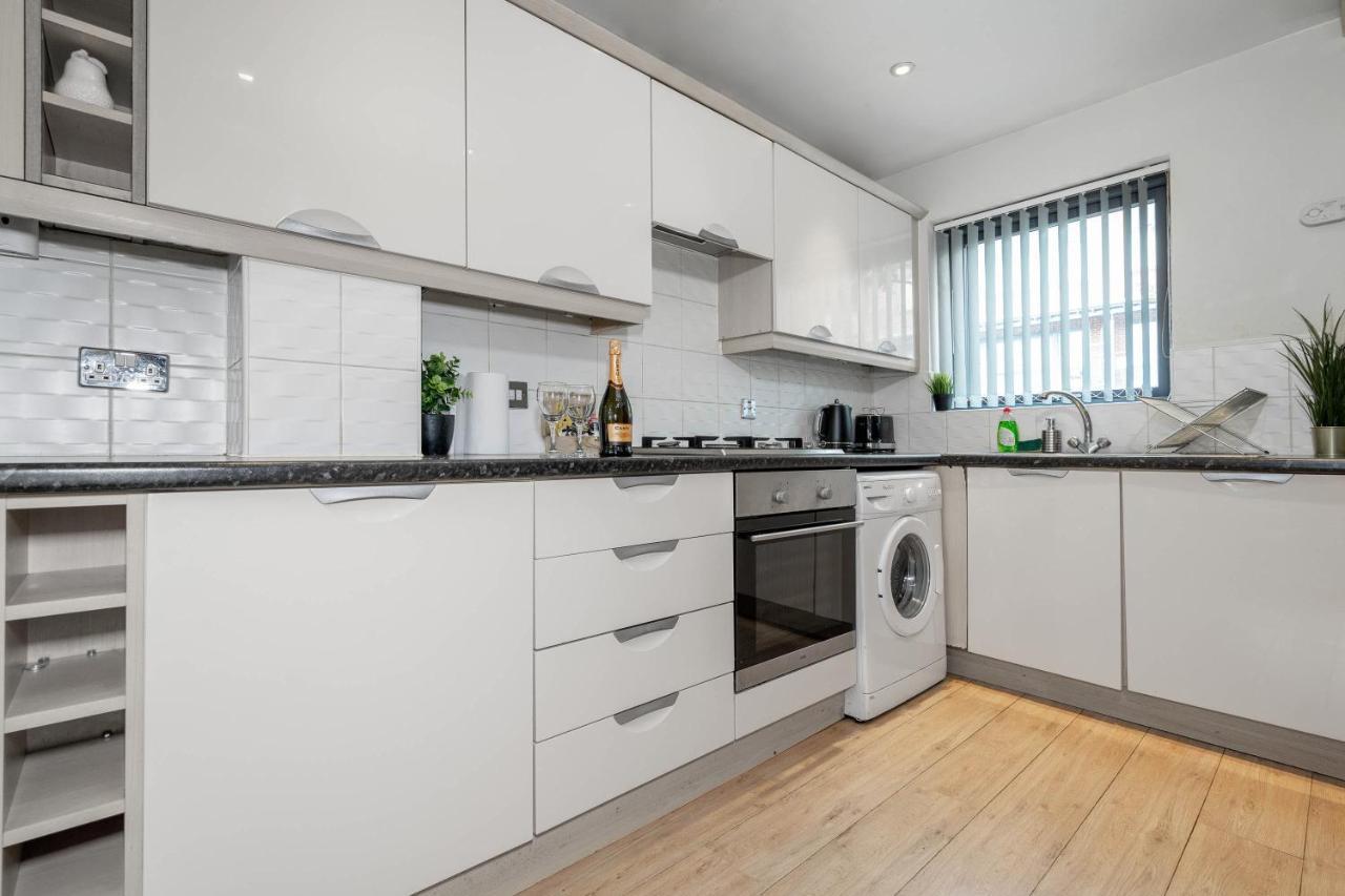 City Centre Townhouse - 3 Bedrooms - Garage - Parking - Top Rated Birmingham Esterno foto